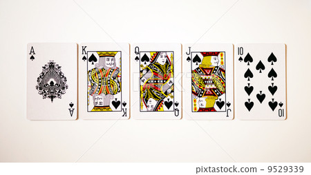 Royal straight flash 9529339