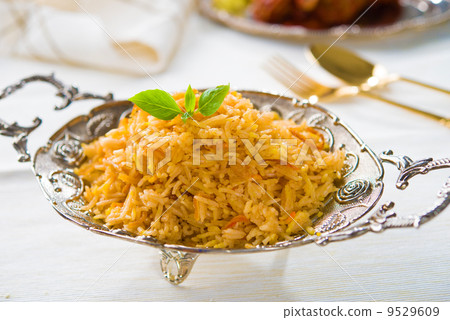 Biryani chicken rice with traditional india food Biryani chicken rice with traditional india food 9529609