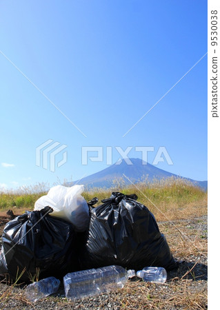 Fuji and garbage 9530038