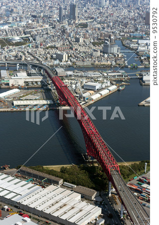 Aerial view of Osaka's port bridge 9530792