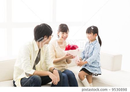 家庭的客廳 9530898