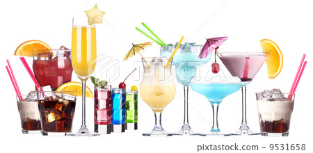 alcoholic cocktail set 9531658