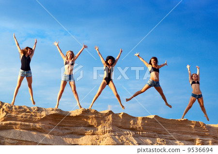 Five young women Five young women 9536694