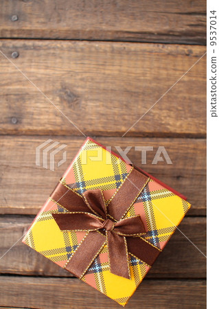 Checkered gift box gift Checkered gift box gift 9537014