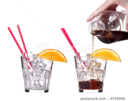 alcoholic cocktail set 9539986