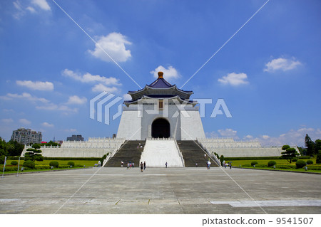 Mausoleum of the free plaza Mausoleum of the free plaza 9541507