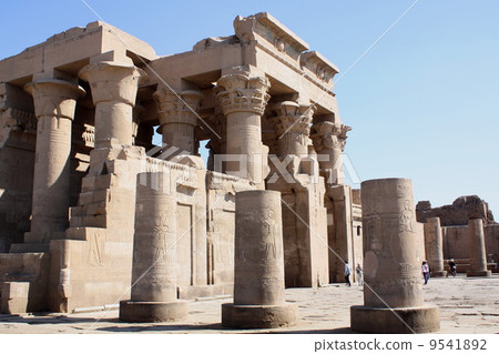 Tom temkombo Tom temkombo 9541892