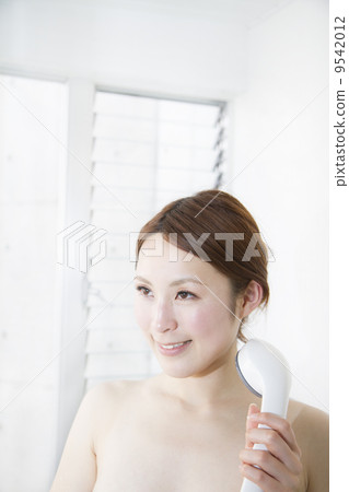 洗澡的一個少婦 洗澡的一個少婦 9542012