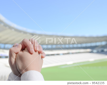 Watching sports Watching sports 9542135