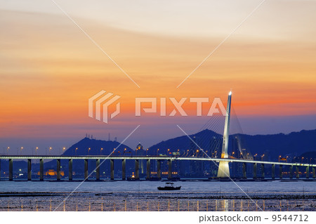 long Bridge over sunrise 9544712