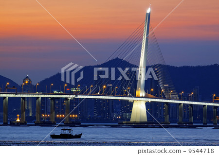 long Bridge over sunrise 9544718