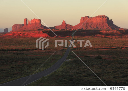 Monument Valley and Route 163 Monument Valley and Route 163 9546770