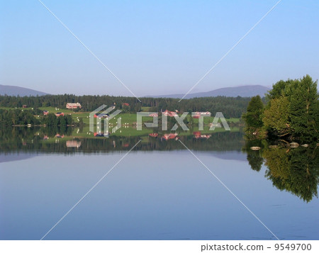 Blue sky and lake 9549700