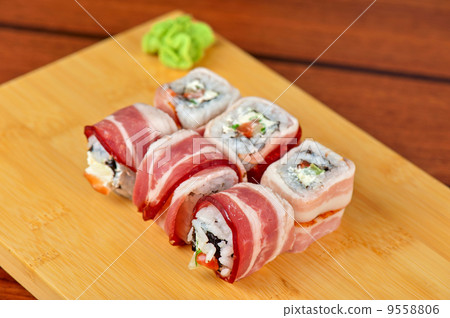 Sushi roll with bacon 9558806