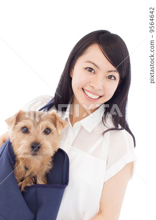 A woman with a dog 9564642