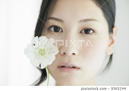 Women's beauty scene Women's beauty scene 9565244