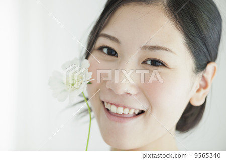 Women's beauty scene Women's beauty scene 9565340