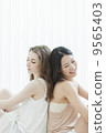 Women's beauty scene 9565403