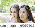 Two women 9565408