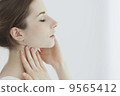 Women's beauty scene 9565412