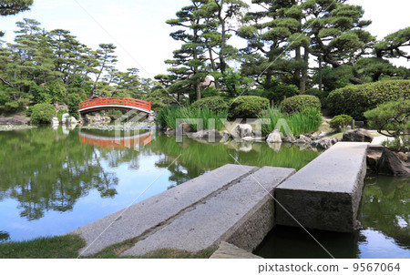 香川縣丸龜市“Nakatsu千禧花園”（Marugame氏族Kyogokuya的移民大名花園） 9567064