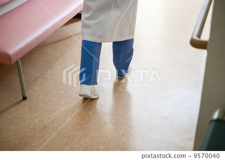 Doctor walking in the aisle 9570040