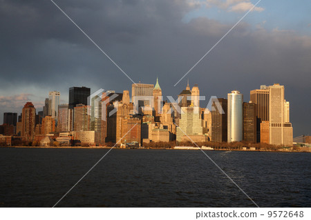 Manhattan Skyline at sunset 9572648