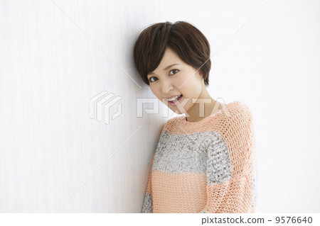 年輕的女士 年輕的女士 9576640