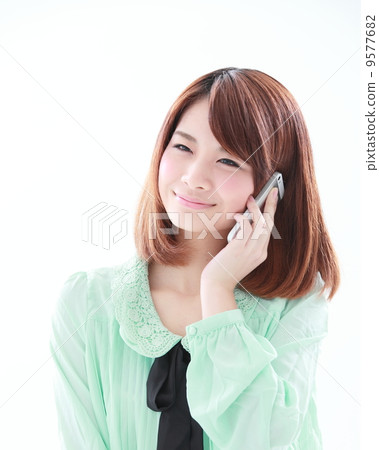 使用智能手機的女人 使用智能手機的女人 9577682
