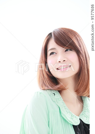 一個女人抬頭 一個女人抬頭 9577686