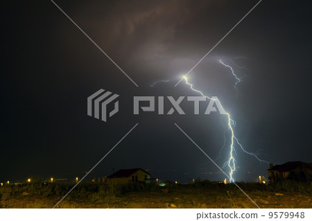 Lightning strike Lightning strike 9579948
