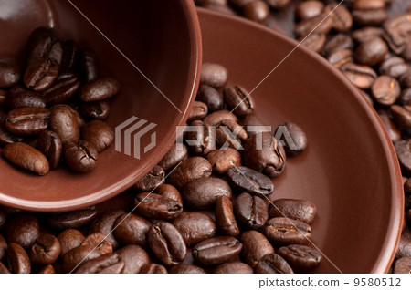 Coffee cup with grains 9580512