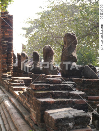 Stone statue of World Heritage Ayutaya Wat Mahathart 9581693