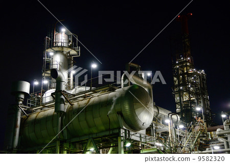 Yokkaichi factory night view Yokkaichi factory night view 9582320