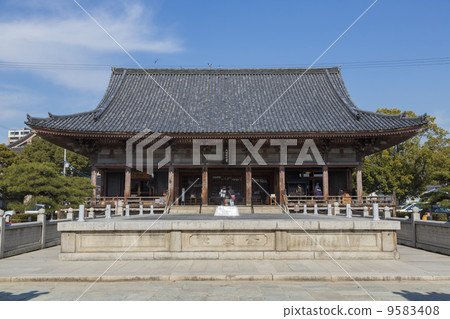6 o'clock pagoda at Shitennoji Temple and a stone stage 6 o'clock pagoda at Shitennoji Temple and a stone stage 9583408