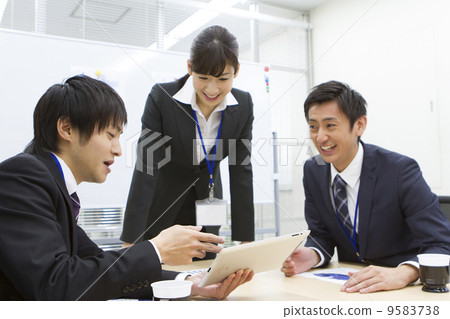 Business meeting image 9583738