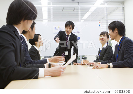 Business meeting image 9583808