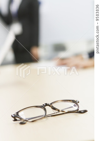 Business meeting image 9583836