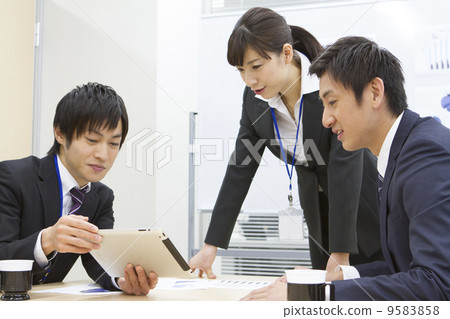 Business meeting image 9583858