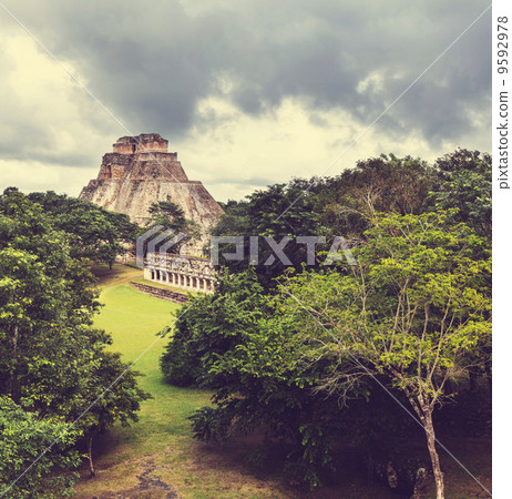 Uxmal Uxmal 9592978