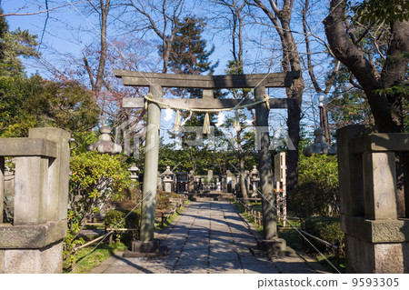 Matsuaki sensei and other martial arts tomb Matsuaki sensei and other martial arts tomb 9593305