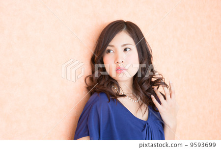 年輕的女士 9593699