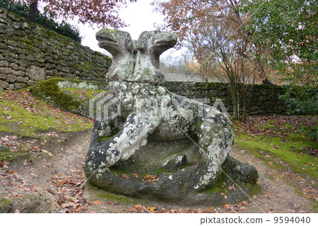 Bomarzzo monster park Kerberos 9594040