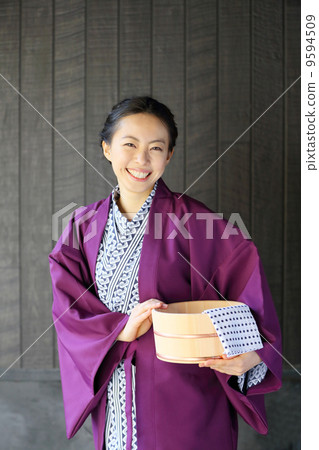 Hot spring · women 9594509