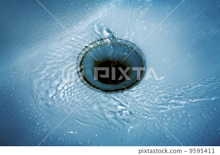 water in a sink 9595411