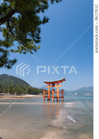 Itsukushima Shrine Otorii Itsukushima Shrine Otorii 9617612