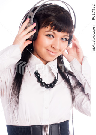 Woman with headphones 9617832