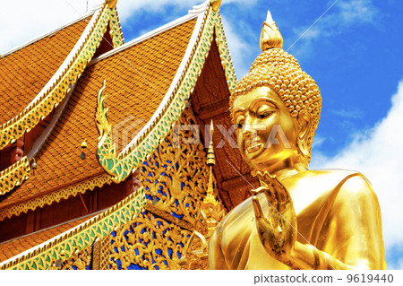 Wat Phra That Doi Suthep is a major tourist destination of Chian Wat Phra That Doi Suthep is a major tourist destination of Chian 9619440