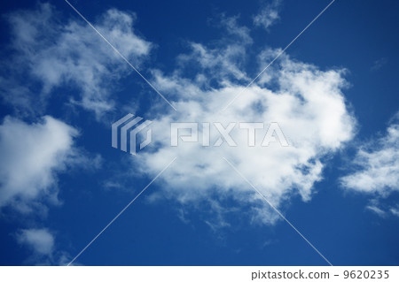 破碎的雲 9620235