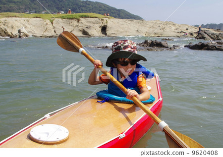 Small kayakers Small kayakers 9620408